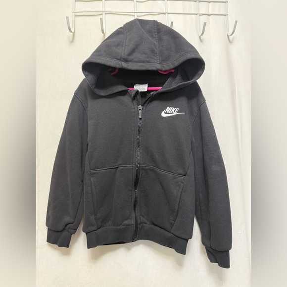 Nike Other - Nike Boy’s 6-7 Zip-Up Hoodie in Black with White Logo 0109